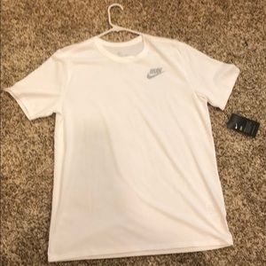 White nike T-shirt